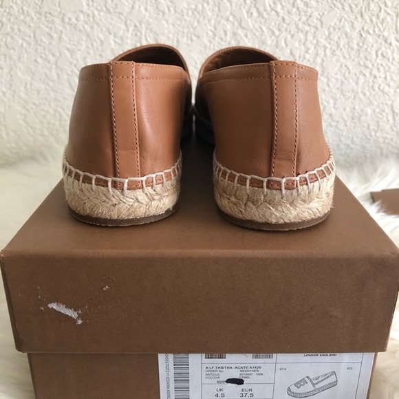 X SOLD X  BURBERRY Motif Lambskin Espadrilles - Picture 6 of 7